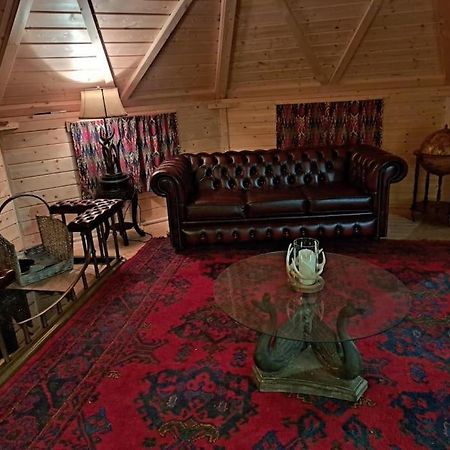Antler Lodge Rushton Spencer Exterior photo
